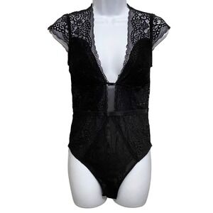Women's Black Lace Cap Sleeve Bodysuit S Going Out‎ Dark Romantic Feminine